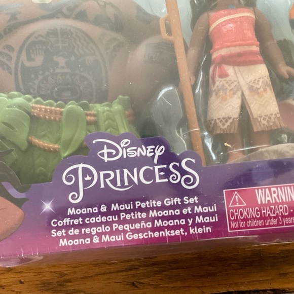 Disney Princess Moana & Maui Adventure Set - Brown, Green, Red - Picture 3 of 6